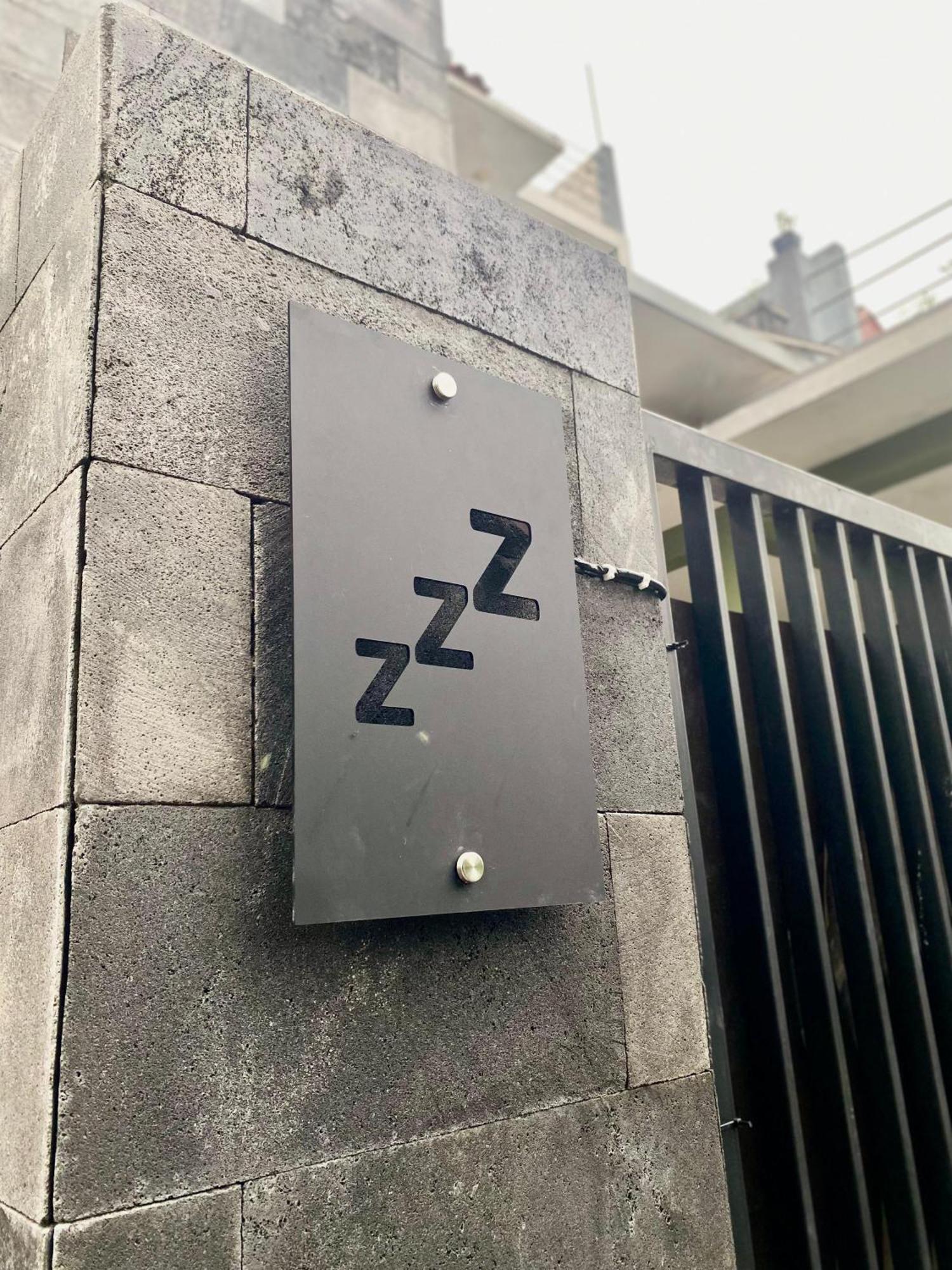 Zzz Hostel Malang Eksteriør bilde