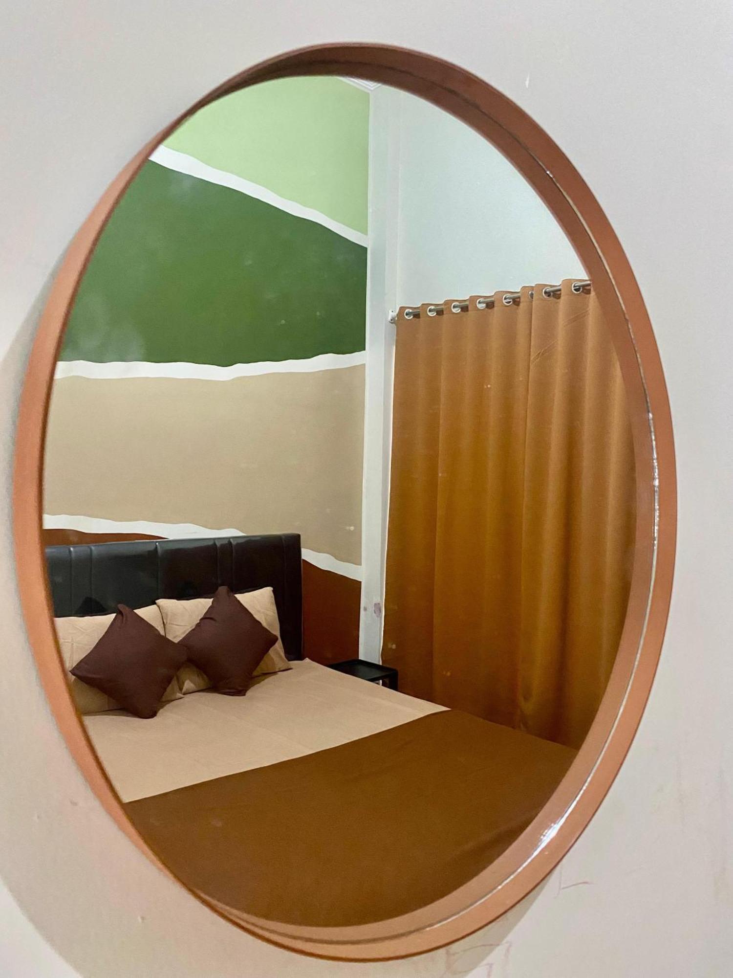 Zzz Hostel Malang Eksteriør bilde