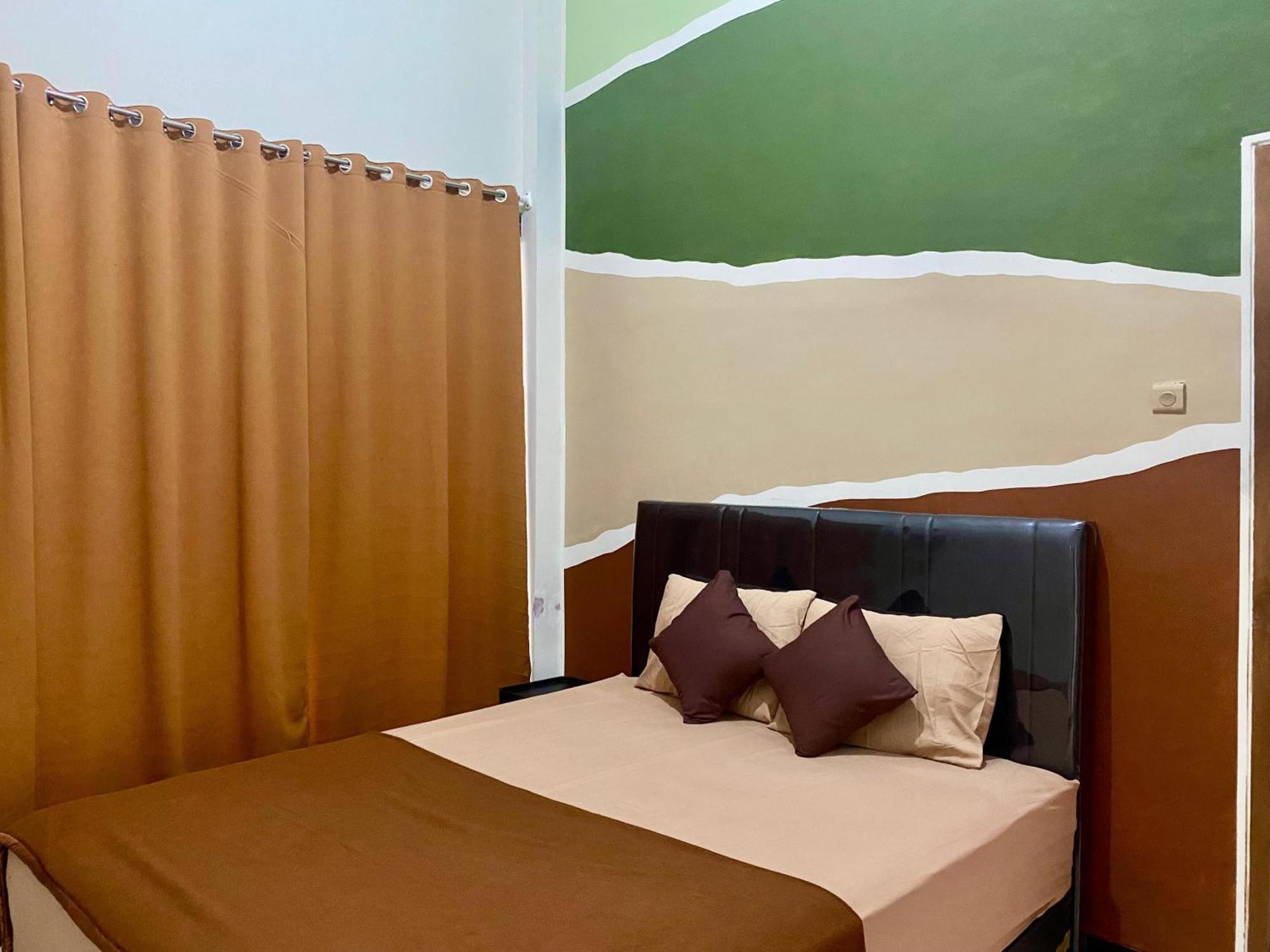 Zzz Hostel Malang Eksteriør bilde