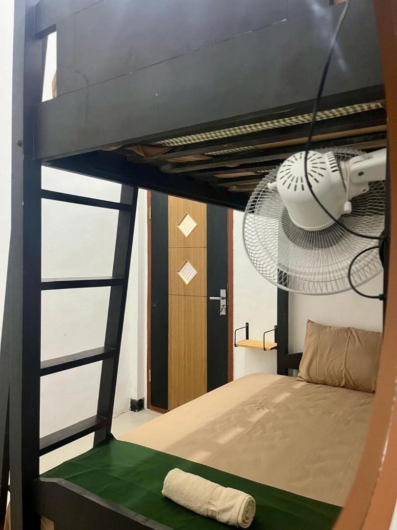 Zzz Hostel Malang Eksteriør bilde