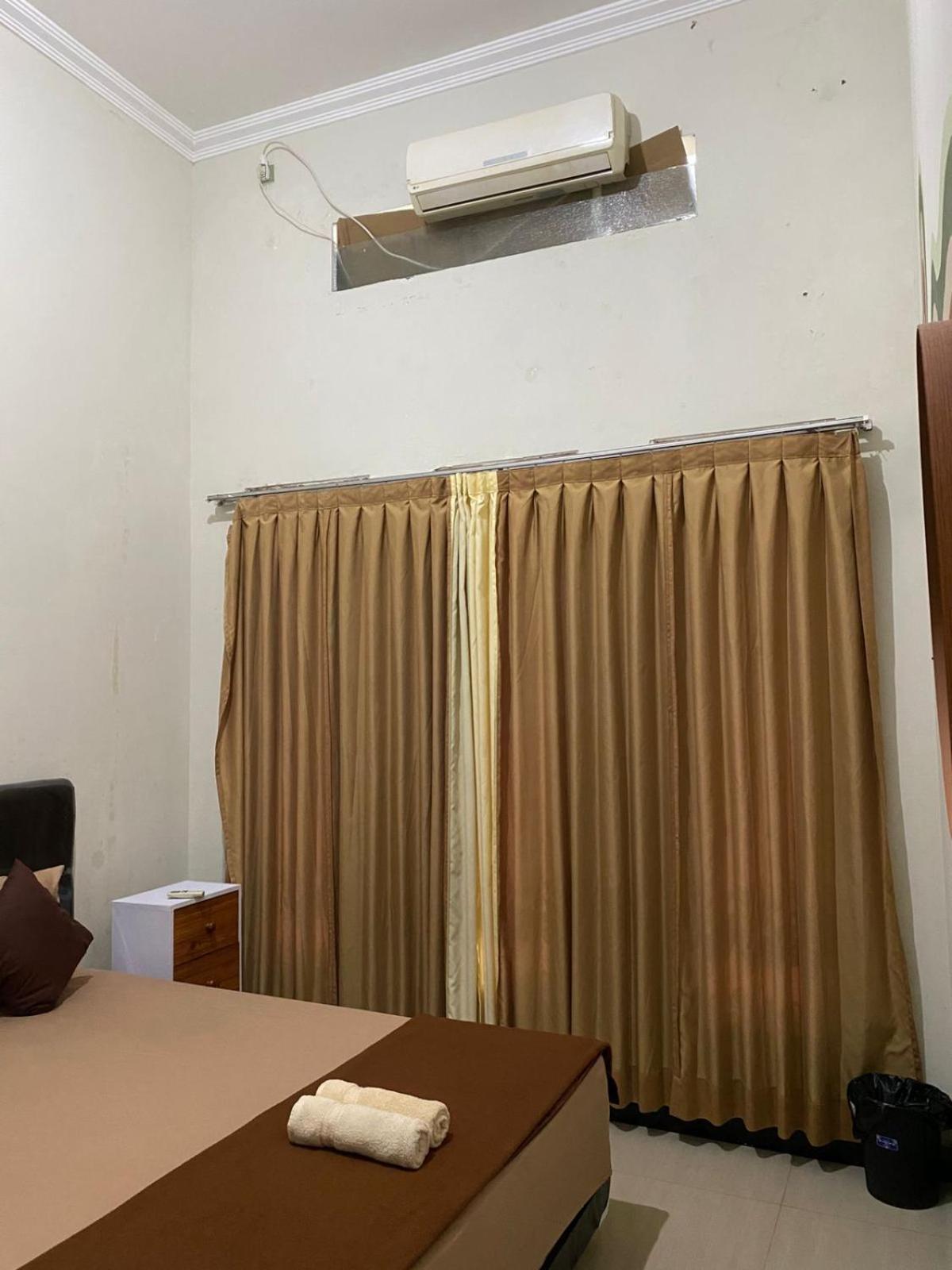 Zzz Hostel Malang Eksteriør bilde